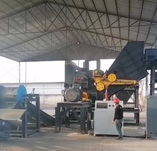 安徽地區(qū)315型破碎機(jī)使用現(xiàn)場(chǎng)，新機(jī)待運(yùn)行